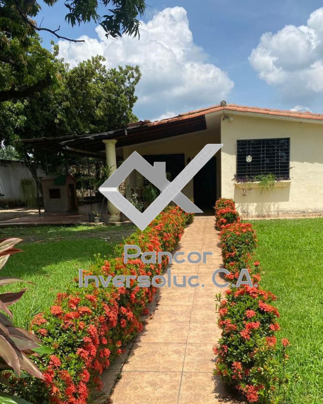 Casa en Venta en Ciudad Alianza Primera Etapa (4H - 2B - 5PE)