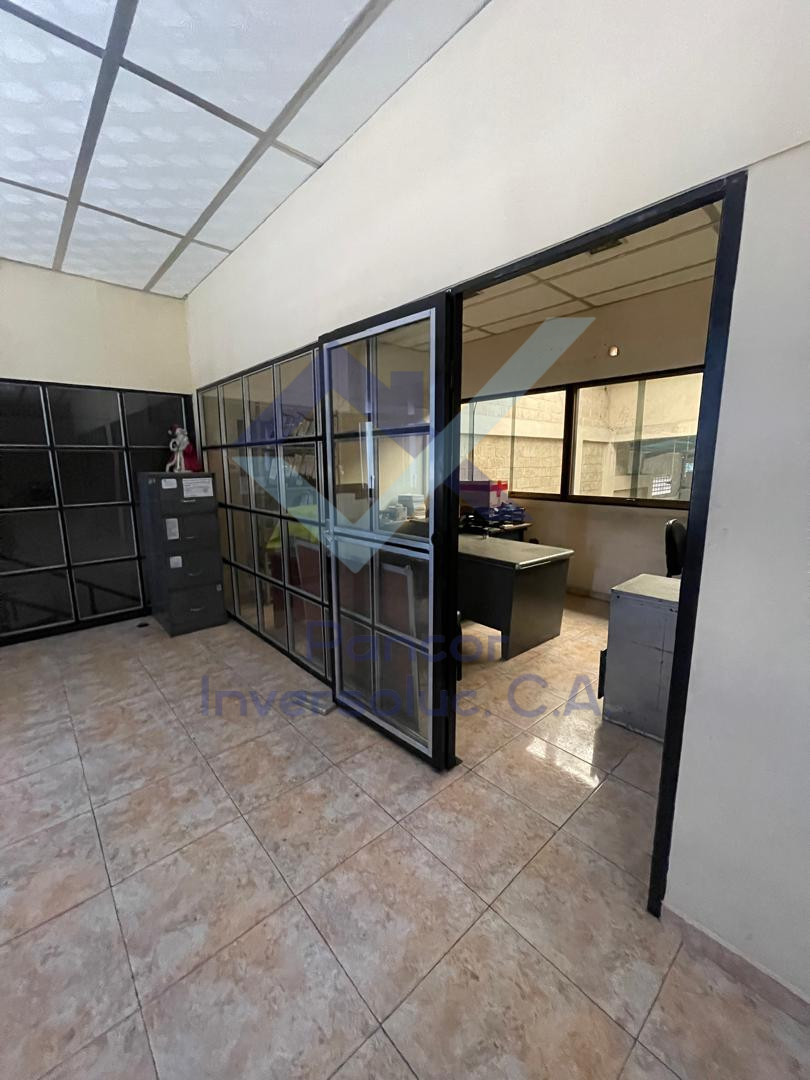 Galpon en Venta en Flor Amarillo (3H - 4B - 6PE)