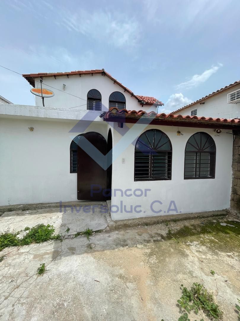 Casa en Venta en San Joaquin (3H - 2B - 4PE)