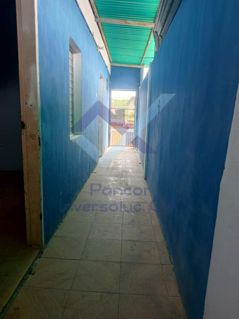 Casa en Venta en Los Guayos (4H - 1B - 1PE)