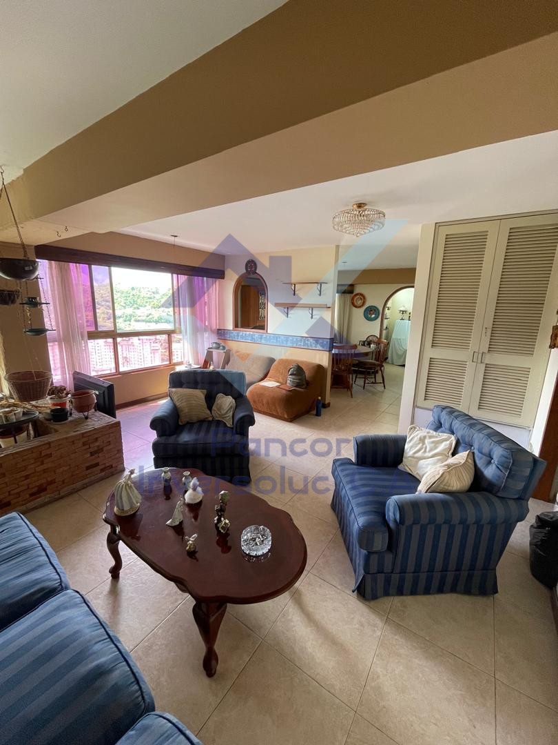 Apartamento en Venta en Caracas (3H - 2B - 1PE)