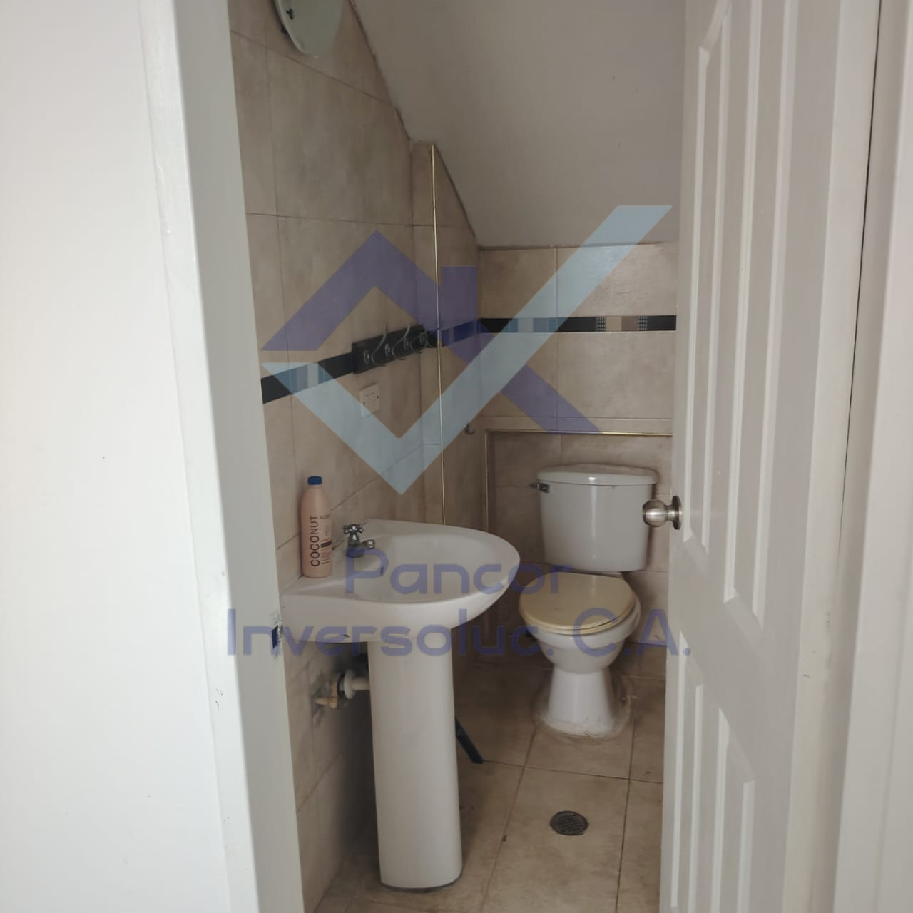 Town House en Venta en Villas Campestre - Maracay (3H - 3B - 1PE)