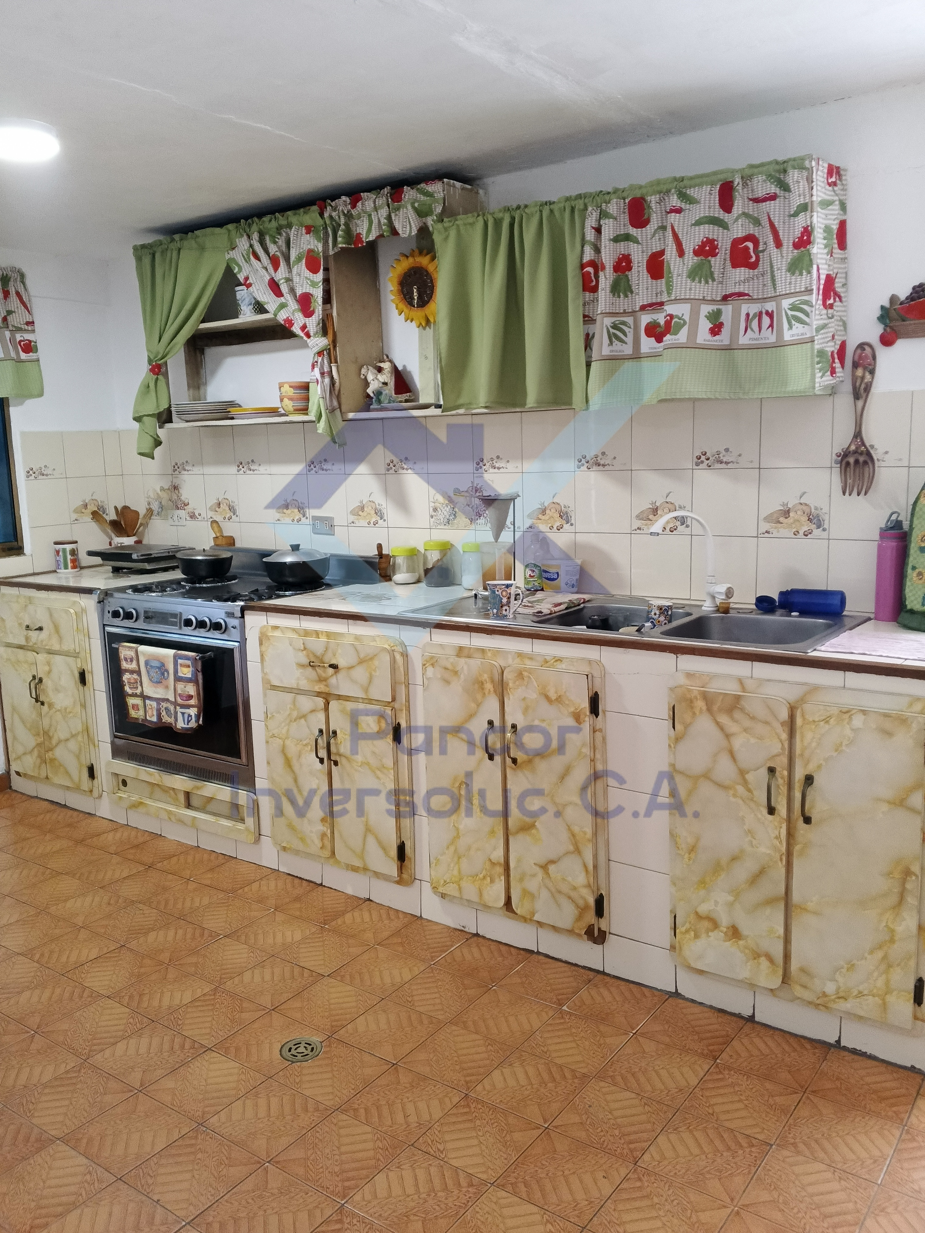Casa en Venta en Guacara - Los Naranjos (4H - 3B - 3PE)