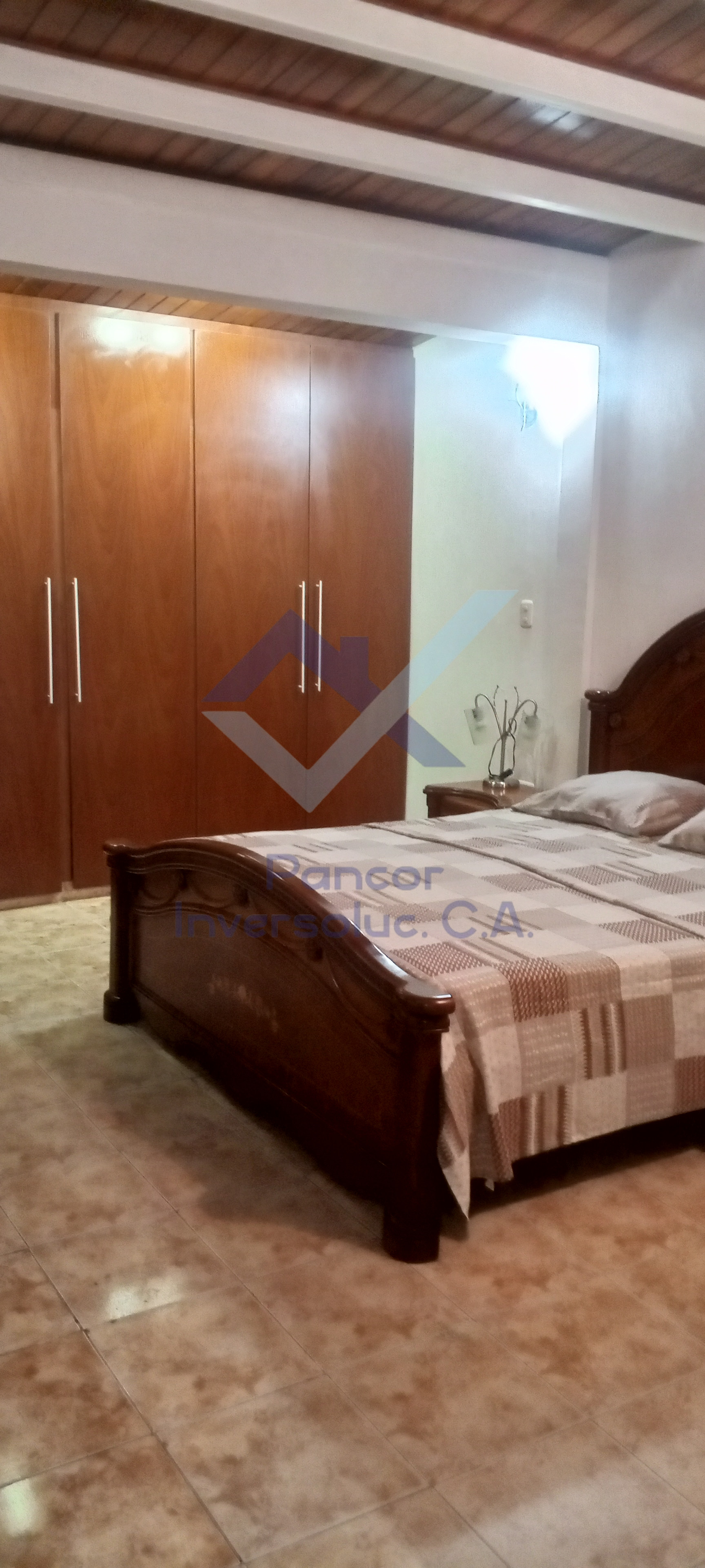 Casa en Venta en San Joaquin (4H - 3B - 2PE)
