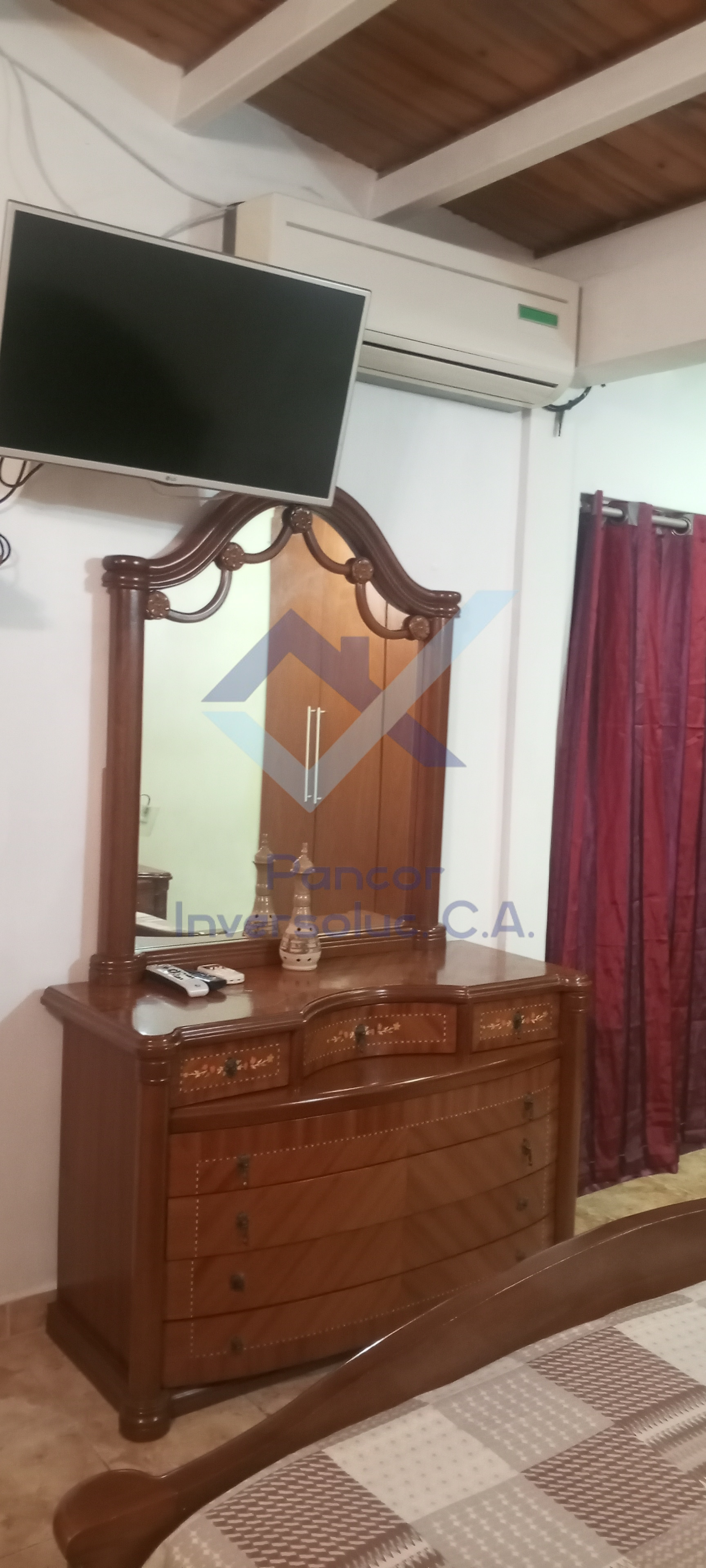 Casa en Venta en San Joaquin (4H - 3B - 2PE)