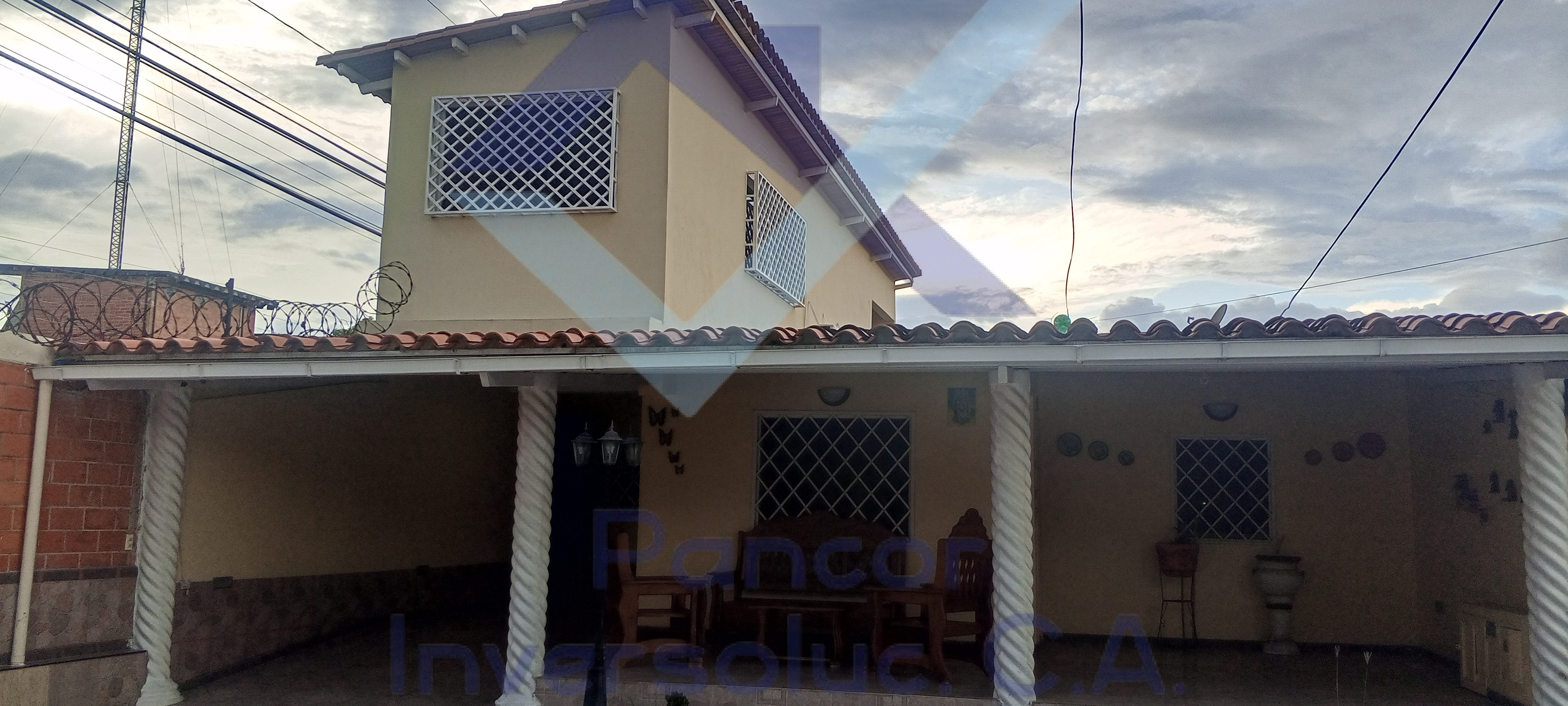 Casa en Venta en San Joaquin (4H - 3B - 2PE)