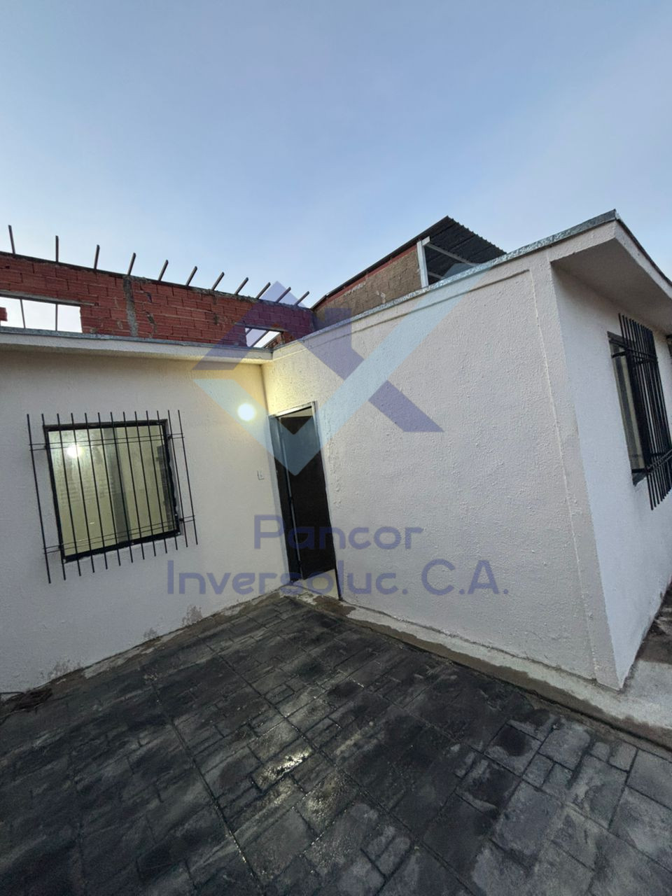 Casa en Venta en San Joaquin (3H - 2B - 2PE)