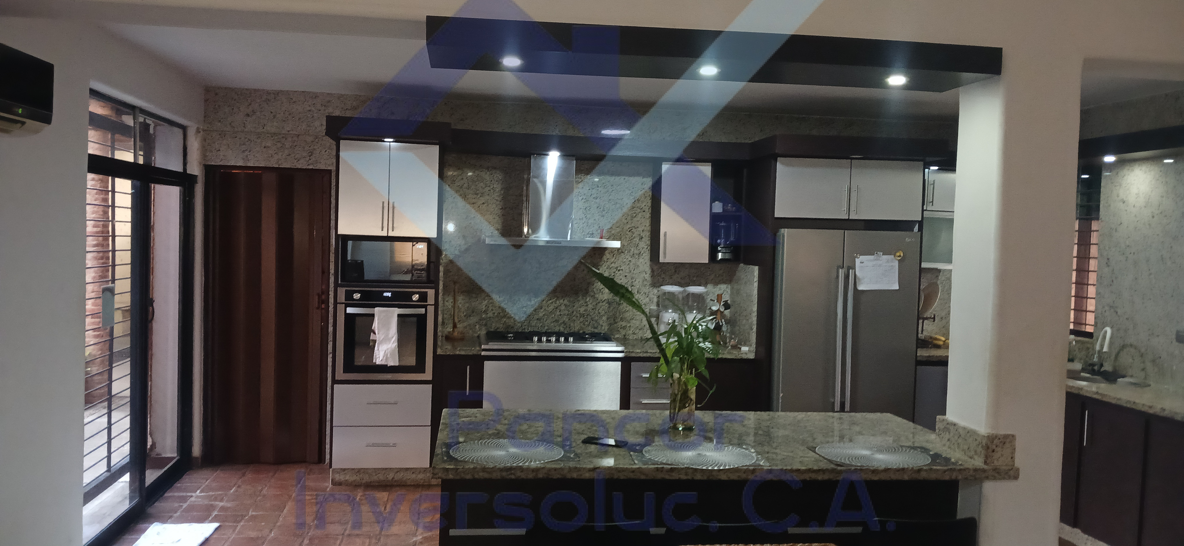 Casa en Venta en San Diego (4H - 4B - 5PE)