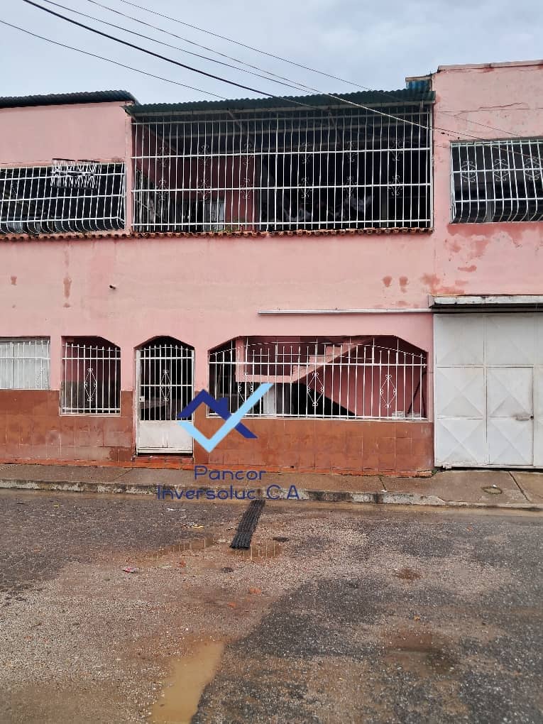 Edificación Multifamiliar (anexos) en Venta en Avenida Ricardo Urriera Cruce Con Aranzazu (12A - 2PE)