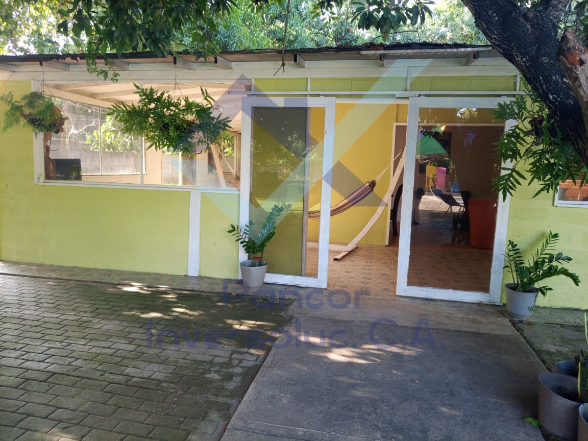 Finca en Venta en Guacara - Centro (7H - 5B - 20PE)