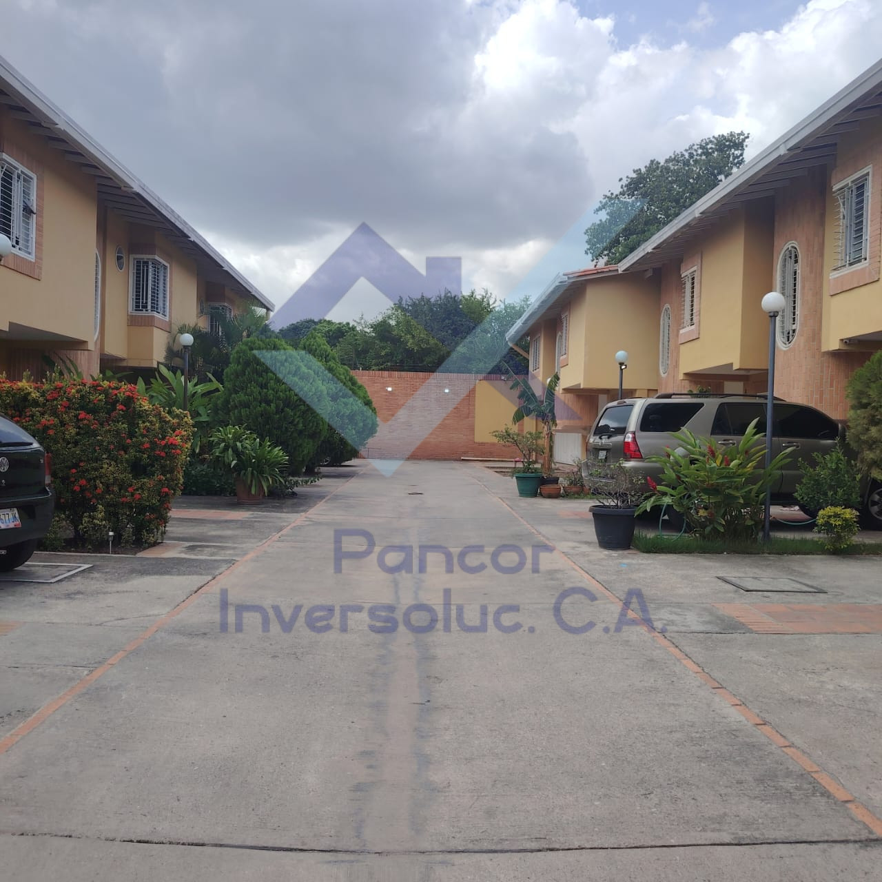 Town House en Venta en Villas Campestre - Maracay (3H - 3B - 1PE)