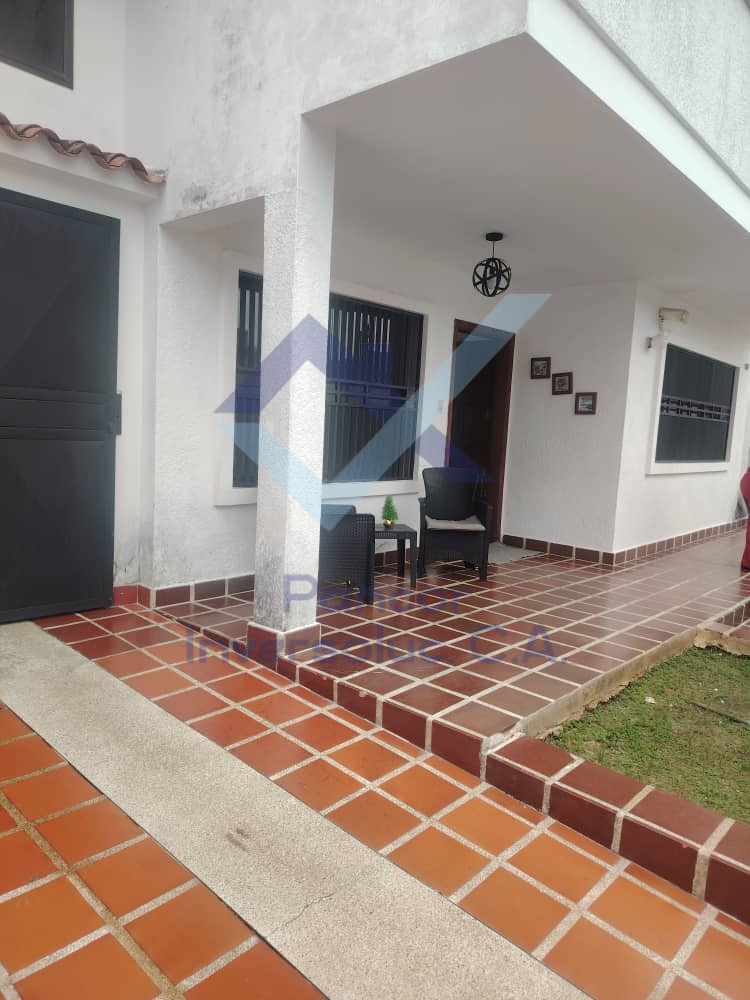 Casa en Venta en Trigal Norte (5H - 4B - 4PE)