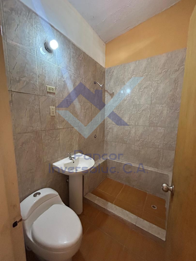 Casa en Venta en San Joaquin (3H - 1B - 1PE)