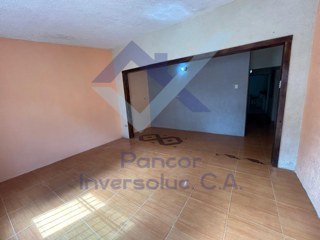 Casa en Venta en San Joaquin (3H - 1B - 1PE)