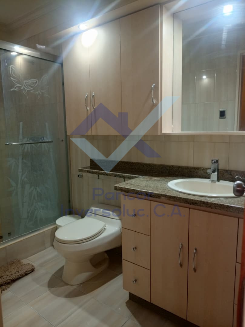 Apartamento en Alquiler en Conjunto Residencial Las Trinitarias (3H - 3B - 2PE)