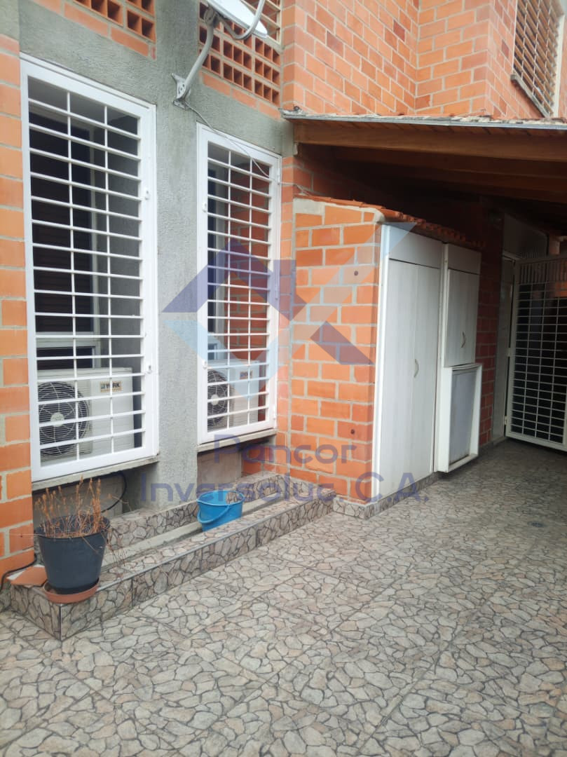 Apartamento en Alquiler en Conjunto Residencial Las Trinitarias (3H - 3B - 2PE)