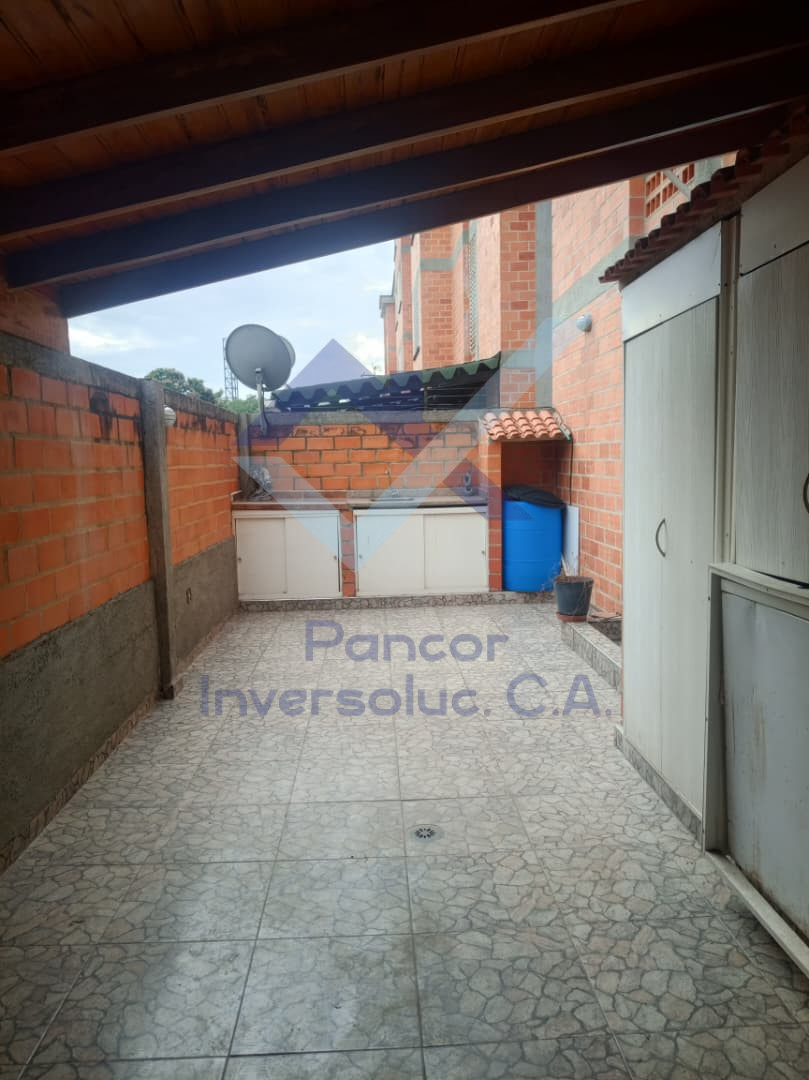 Apartamento en Alquiler en Conjunto Residencial Las Trinitarias (3H - 3B - 2PE)
