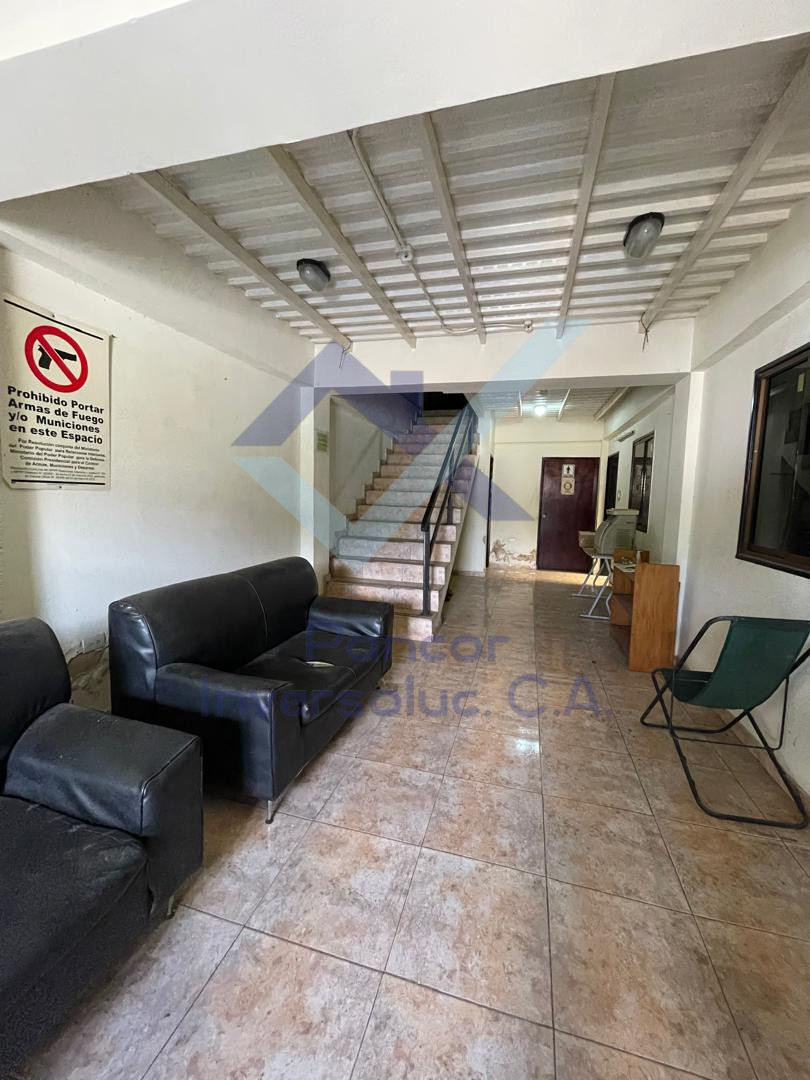 Galpon en Venta en Flor Amarillo (3H - 4B - 6PE)