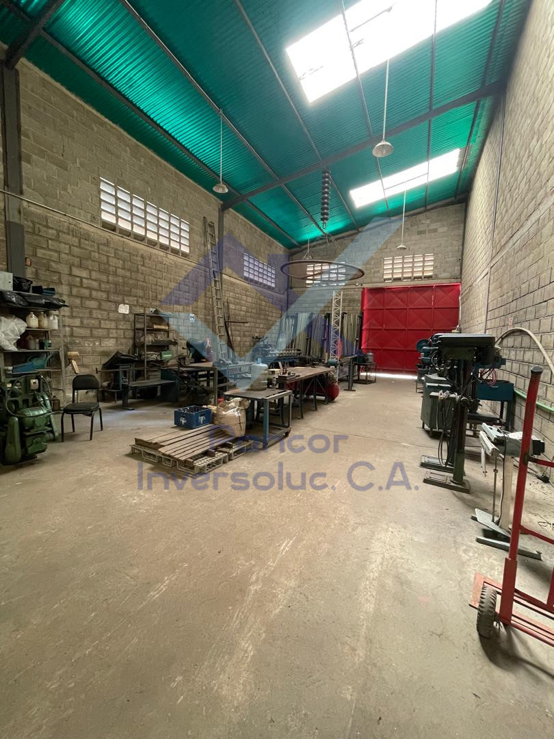 Galpon en Venta en Flor Amarillo (3H - 4B - 6PE)