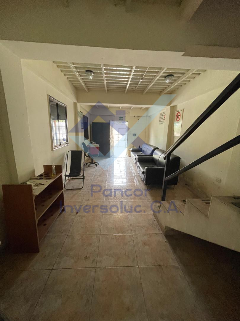 Galpon en Venta en Flor Amarillo (3H - 4B - 6PE)