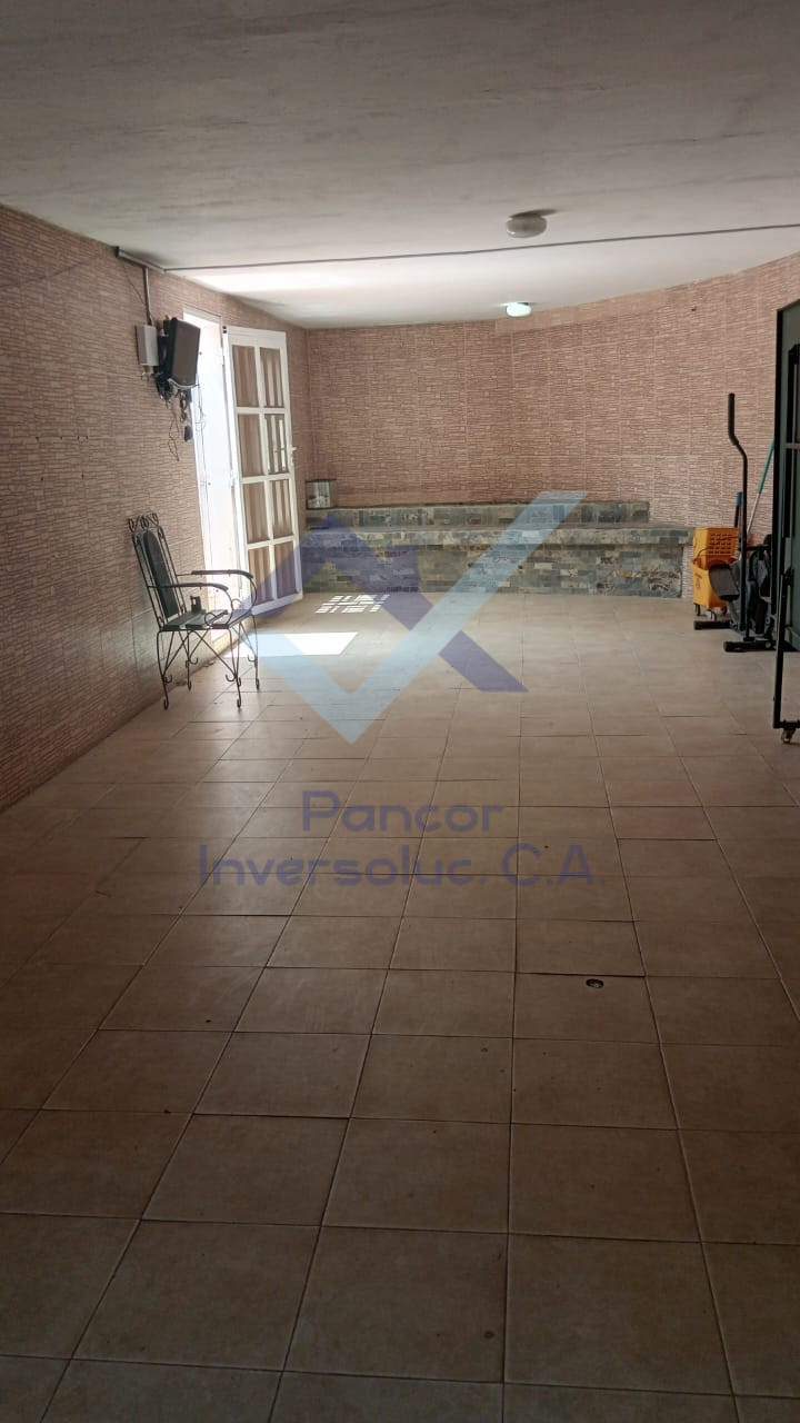 Casa en Venta en Guacara - Los Naranjos (3H - 3B - 4PE)