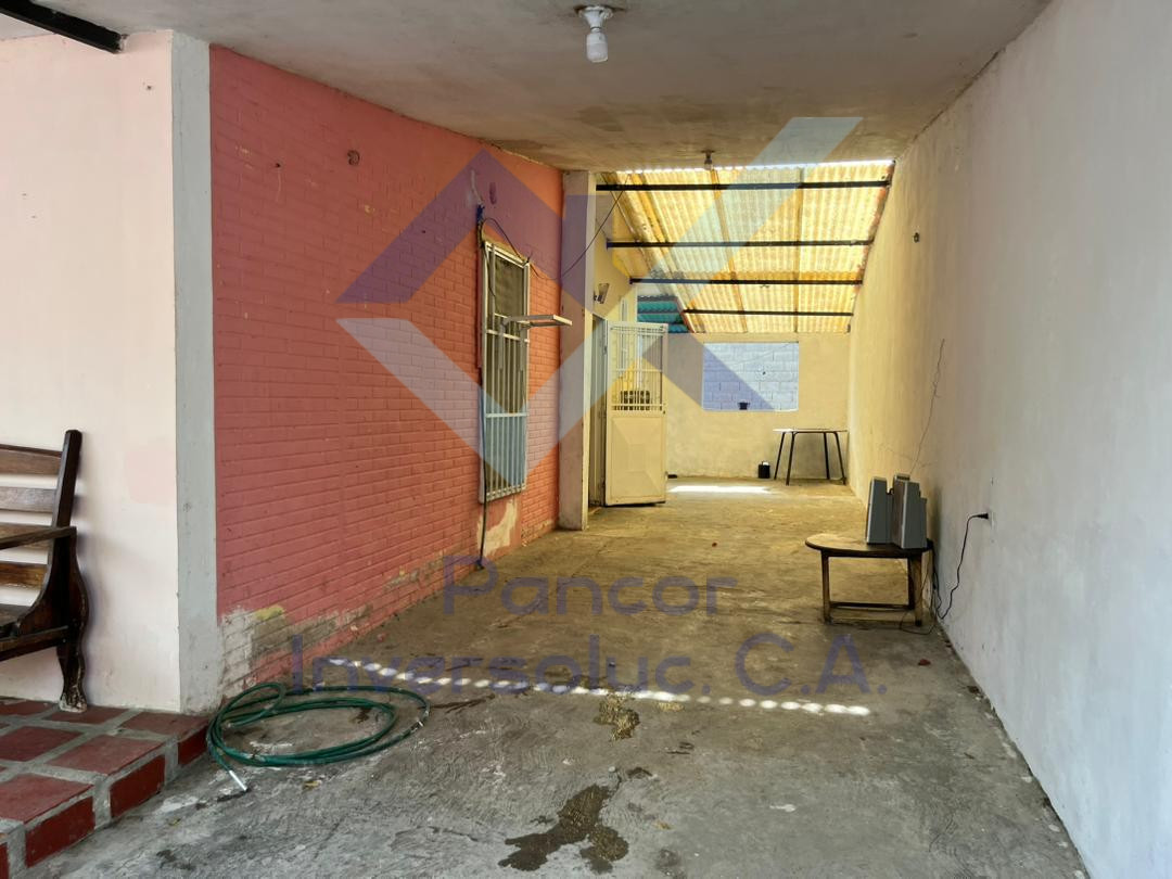 Casa en Venta en San Joaquin (3H - 1B - 2PE)