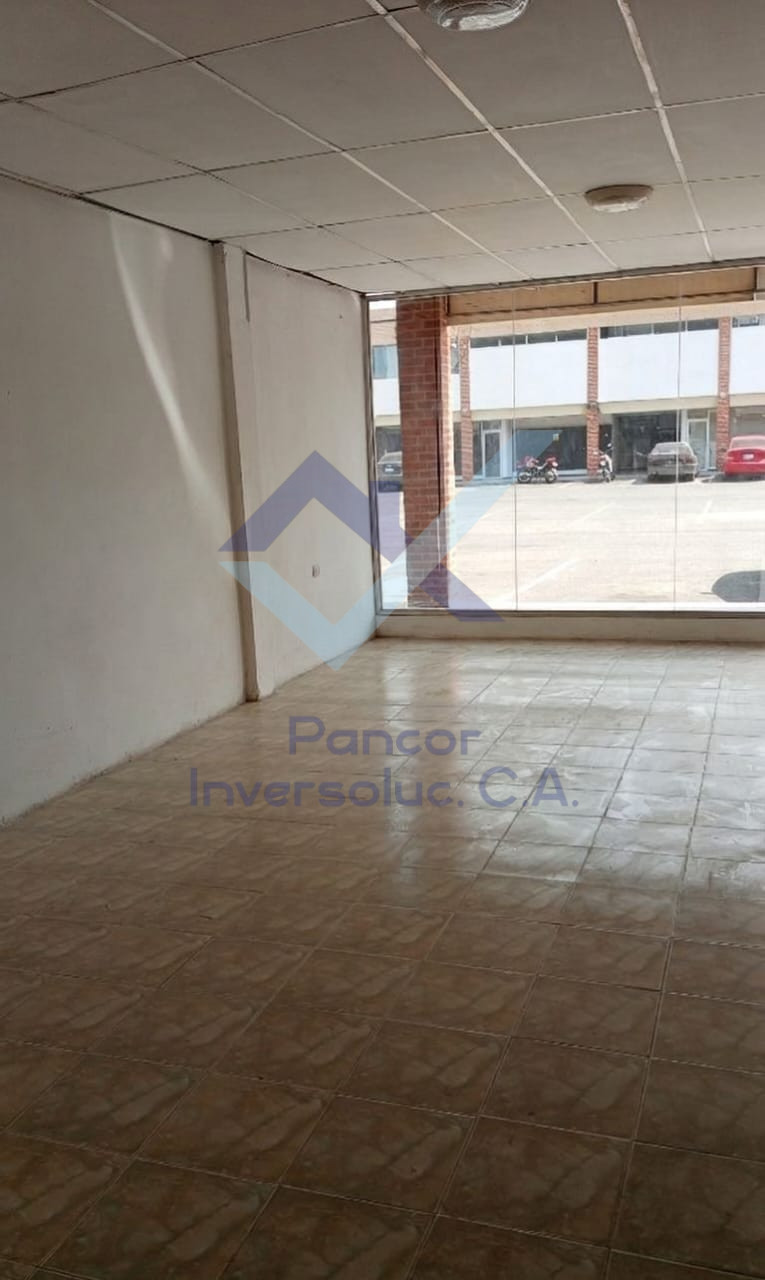 Local en Venta en La Floresta (H - 1B - 1PE)