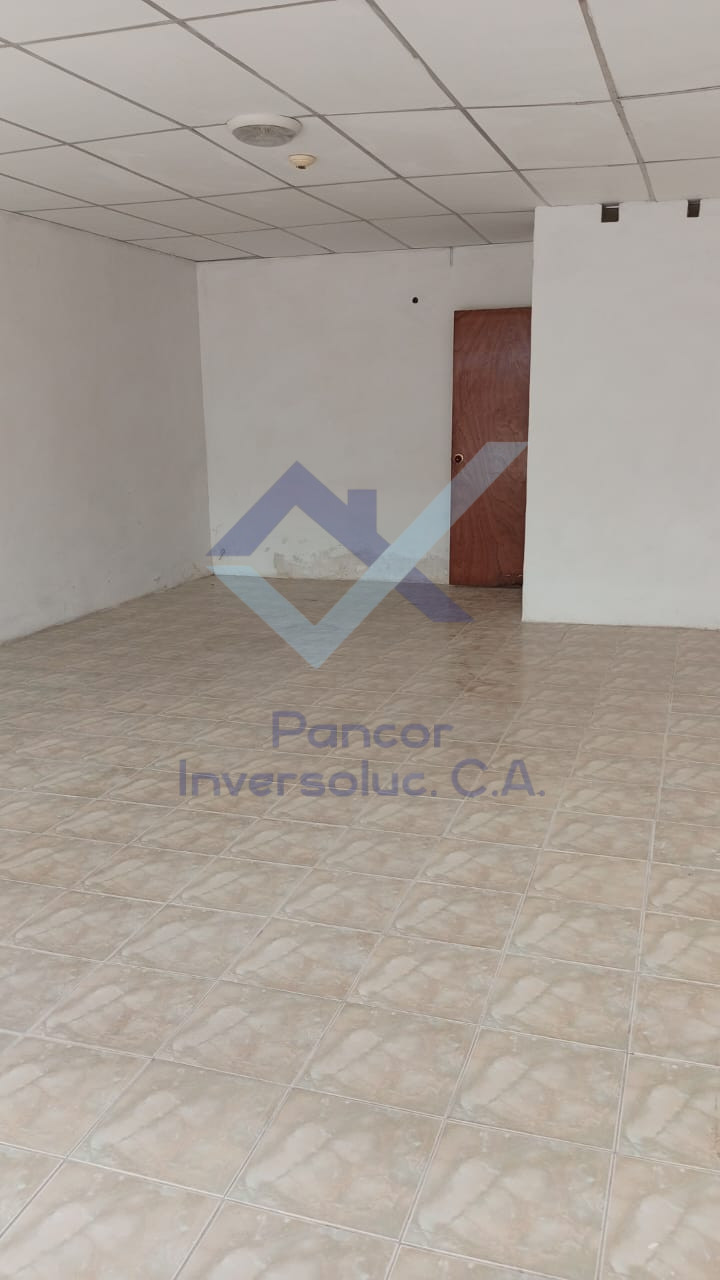 Local en Venta en La Floresta (H - 1B - 1PE)