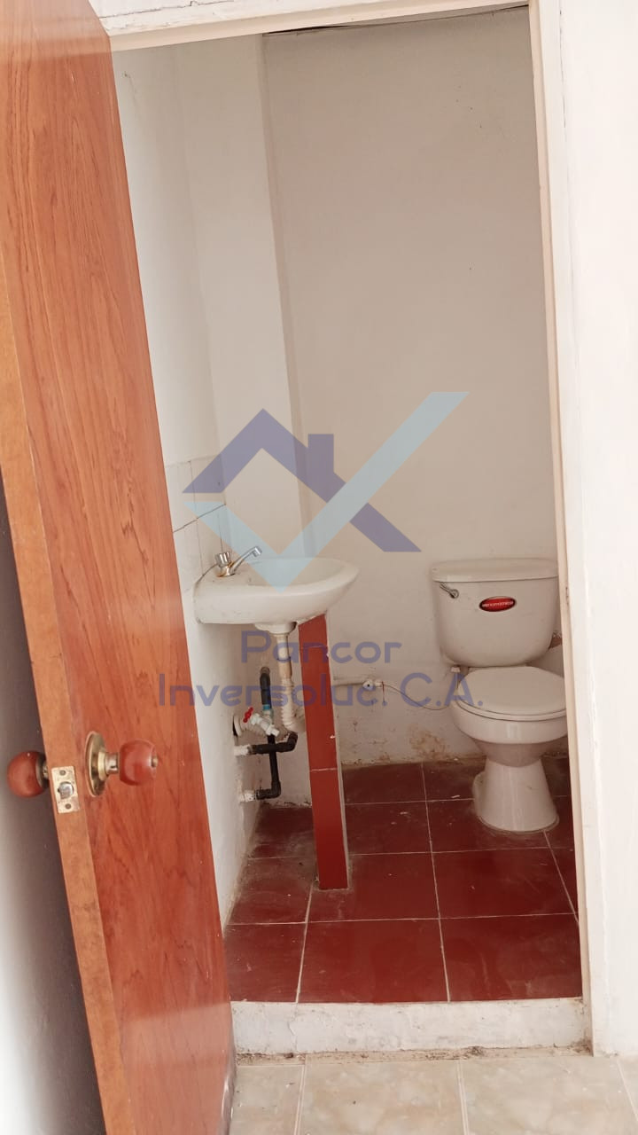 Local en Venta en La Floresta (H - 1B - 1PE)