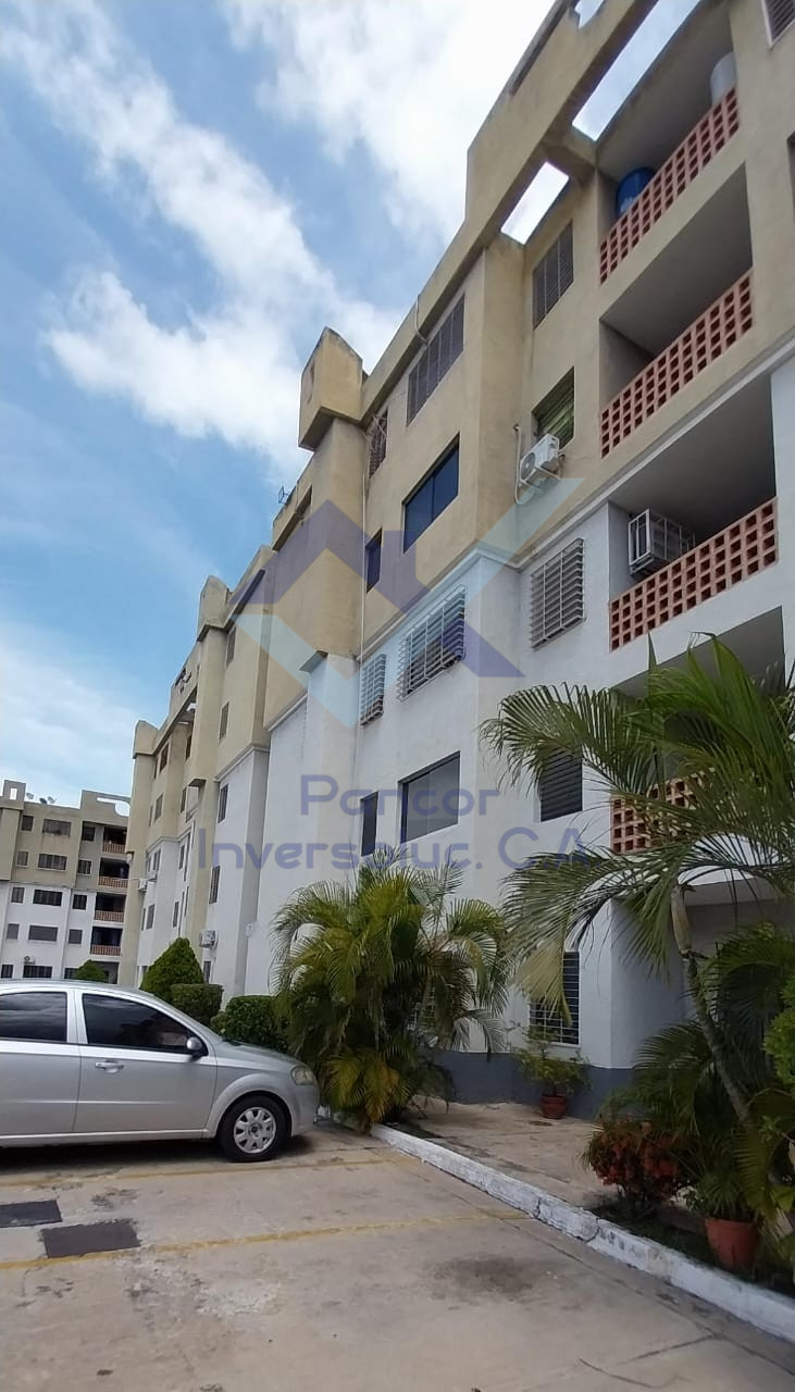Apartamento en Venta en Paraparal (3H - 2B - 1PE)
