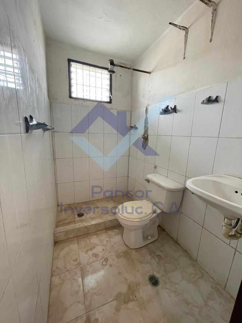 Casa en Venta en San Joaquin (3H - 2B - 4PE)