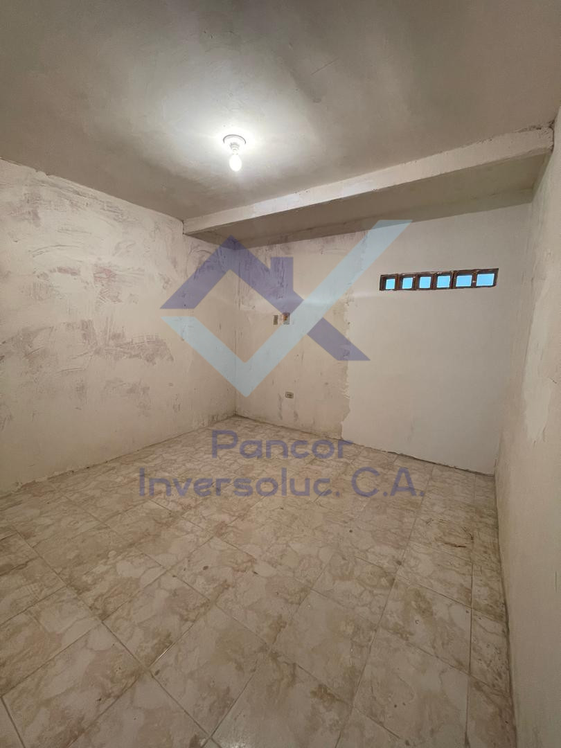 Casa en Venta en San Joaquin (3H - 2B - 4PE)