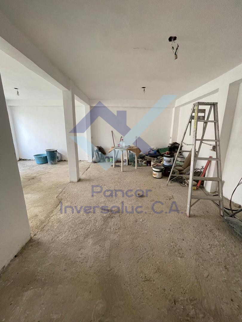 Casa en Venta en San Joaquin (3H - 2B - 4PE)