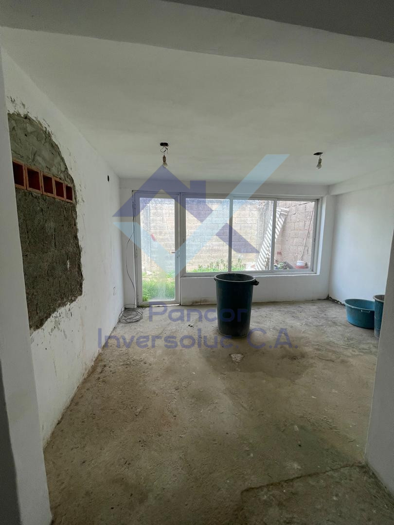 Casa en Venta en San Joaquin (3H - 2B - 4PE)