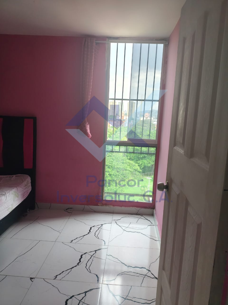 Apartamento en Alquiler en Residencias Los Caracaros (2H - 2B - 1PE)