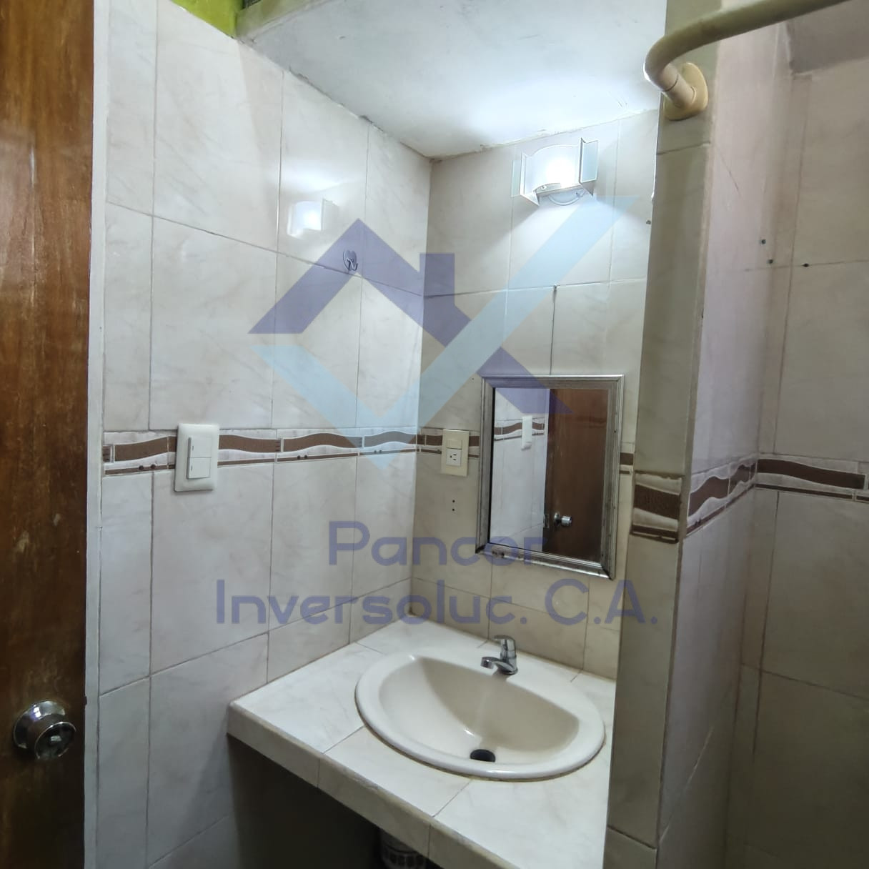 Casa en Venta en Guacara (2H - 1B - 2PE)