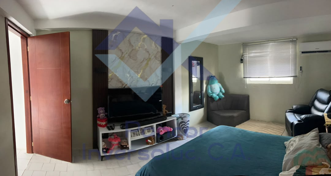 Casa en Venta en Valencia (3H - 2B - PE)