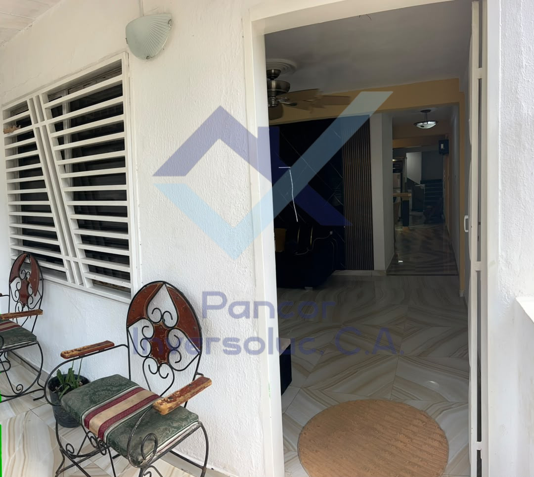 Casa en Venta en Valencia (3H - 2B - PE)