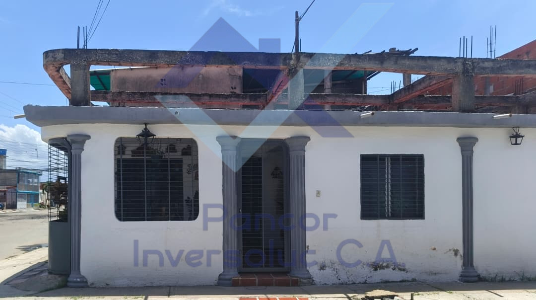 Casa en Venta en Guacara - Tesoro Del Indio (6H - 4B - 2PE)