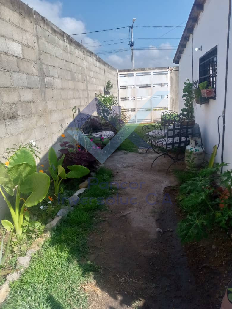 Casa en Venta en San Joaquin (2H - 2B - 2PE)