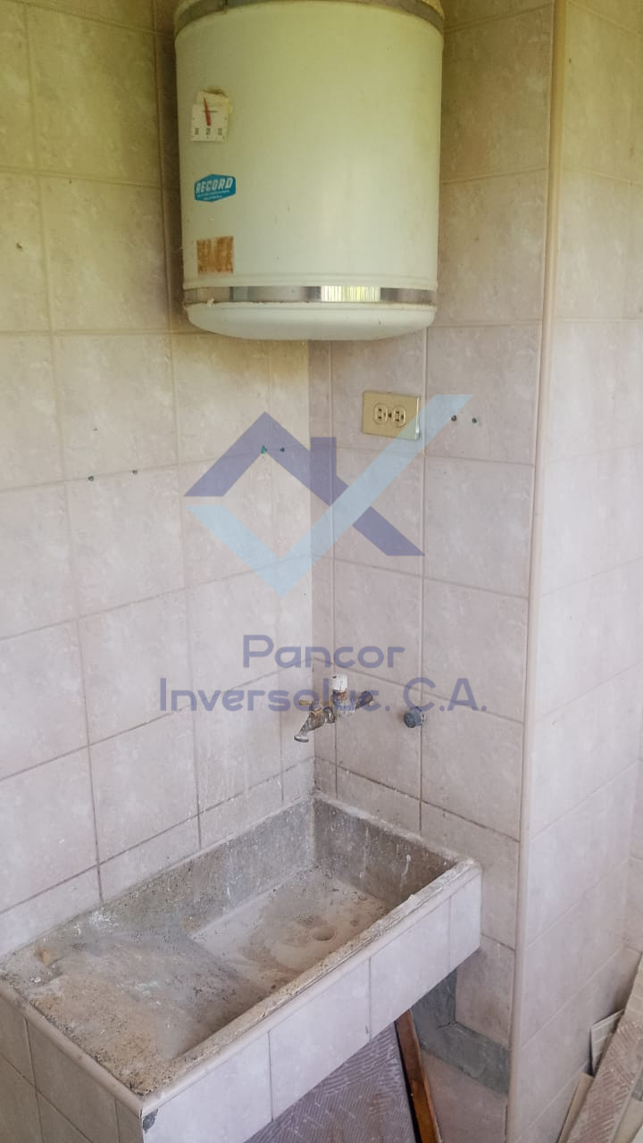 Apartamento en Venta en San Joaquin  (3H - 2B - 1PE)