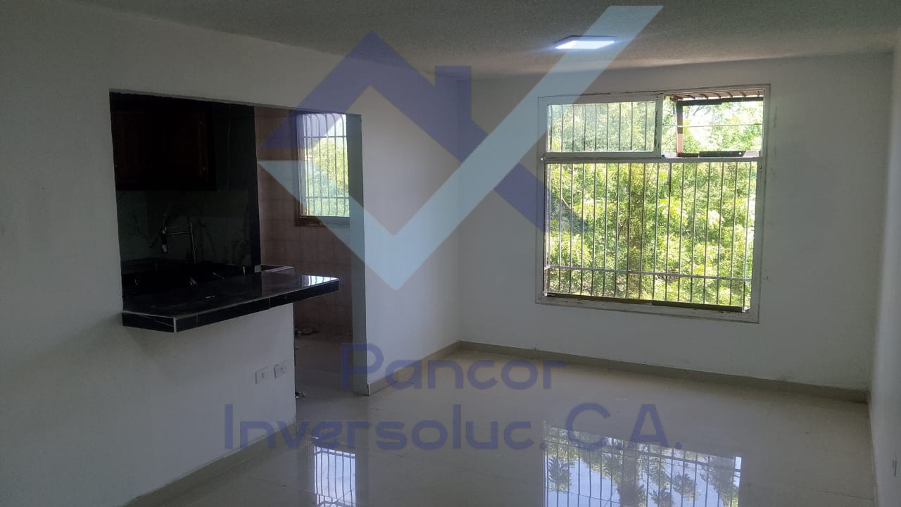 Apartamento en Venta en San Joaquin  (3H - 2B - 1PE)