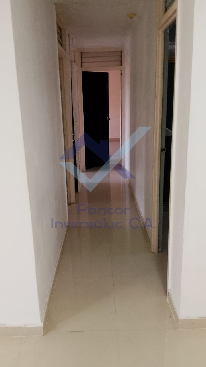 Apartamento en Venta en San Joaquin  (3H - 2B - 1PE)