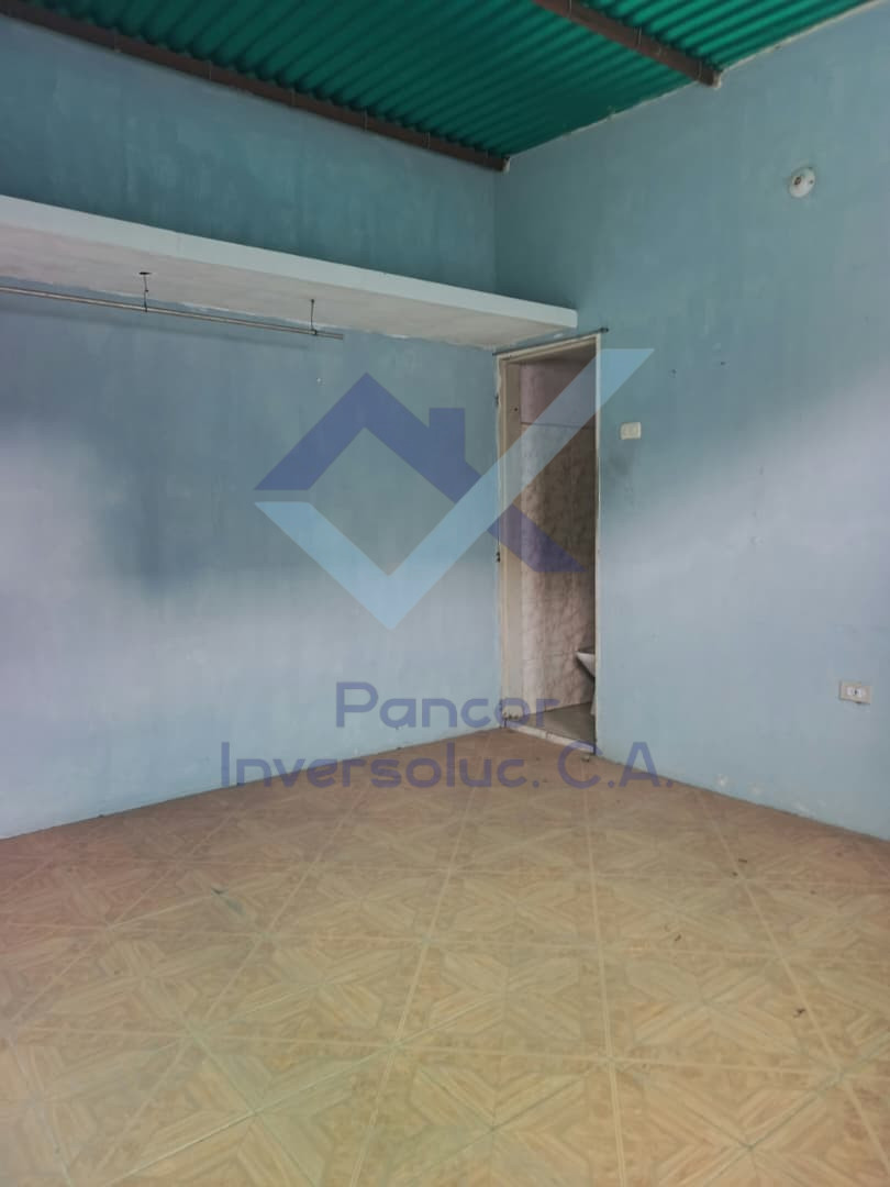 Casa en Venta en Los Guayos (4H - 1B - 1PE)