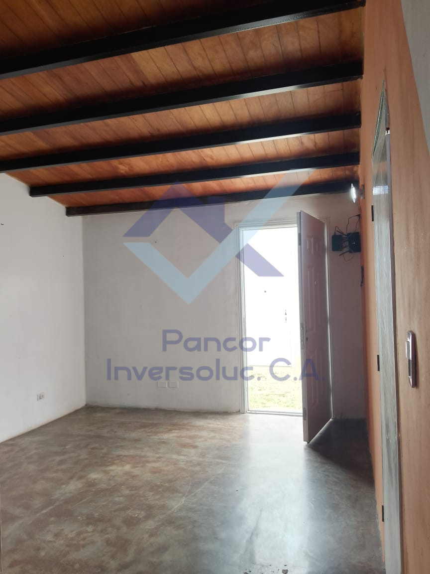 Casa en Venta en San Joaquin (2H - 1B - 3PE)