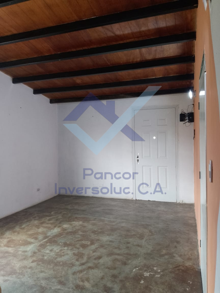 Casa en Venta en San Joaquin (2H - 1B - 3PE)
