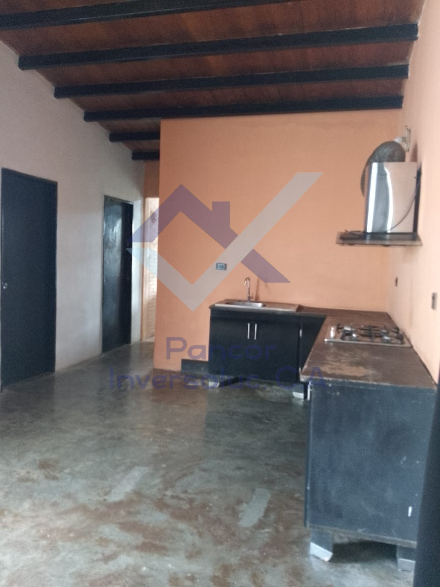 Casa en Venta en San Joaquin (2H - 1B - 3PE)