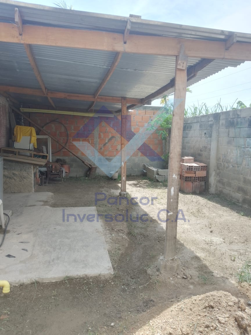Casa en Venta en San Joaquin (2H - 1B - 3PE)
