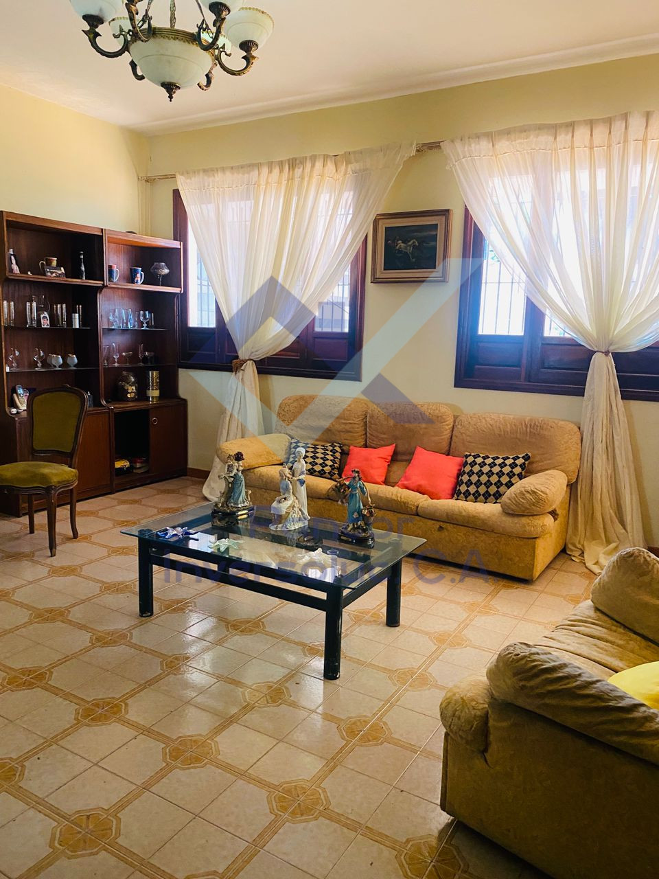 Casa en Venta en Valencia (4H - 4B - 4PE)