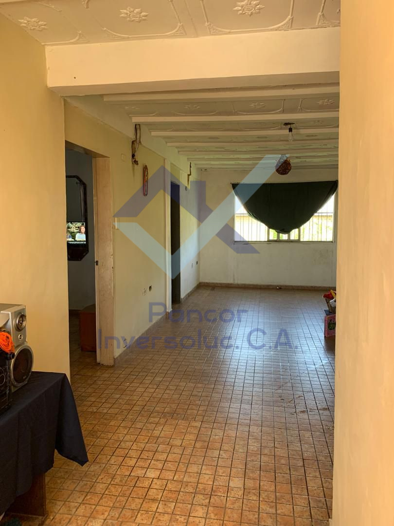 Casa en Venta en Guacara - Centro (5H - 2B - 2PE)